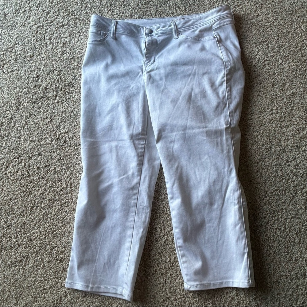 Westport 1962 Women's Bright White Cropped Jeans. Size 14